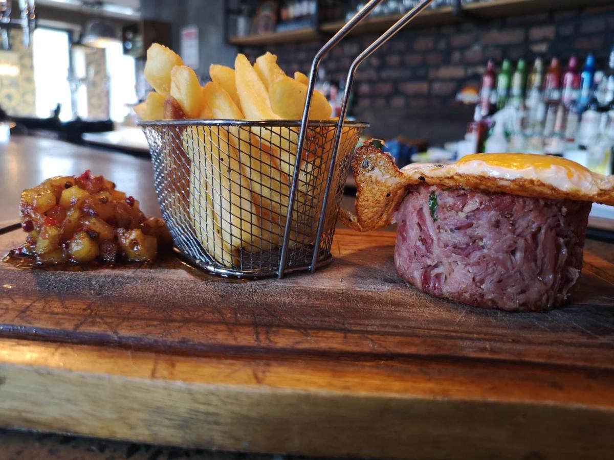 Cardiff Arms Bistro & Hotel Treorky Exteriér fotografie